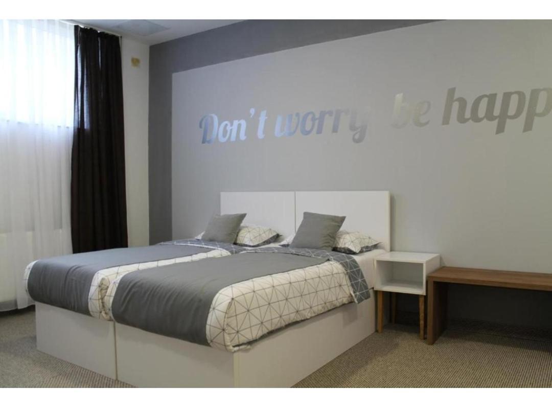 Motel Korzo Біхач Номер фото